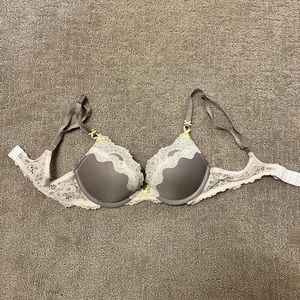 Victorias Secret Dream Angels Push Up Bra 32B..